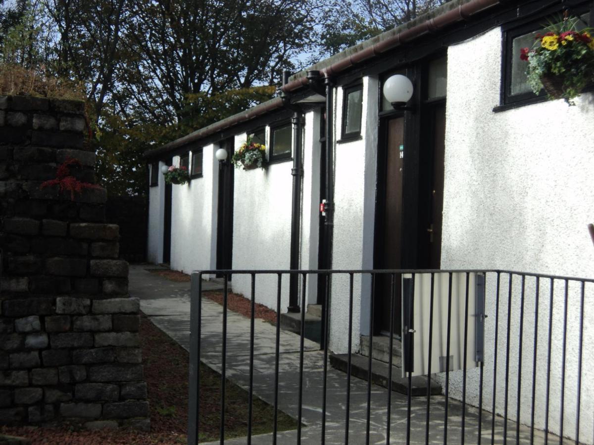 West Park Hotel Chalets Clydebank Extérieur photo